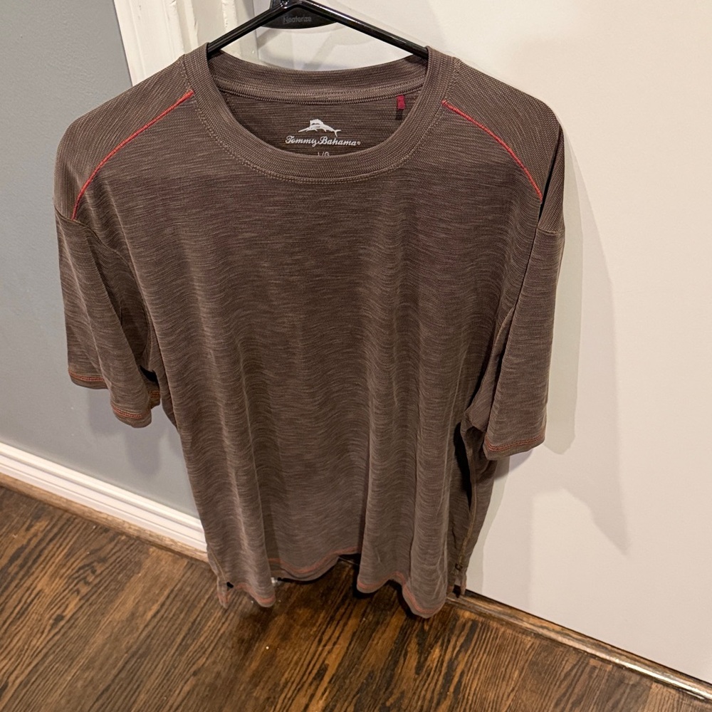 Tommy Bahama Brown T shirt
